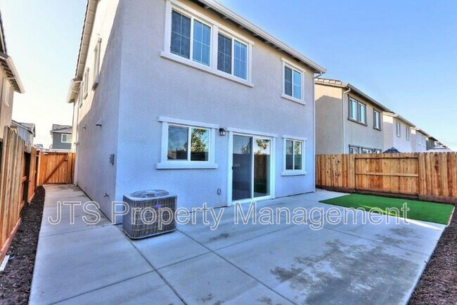 Building Photo - 2097 Shady Tree Cir