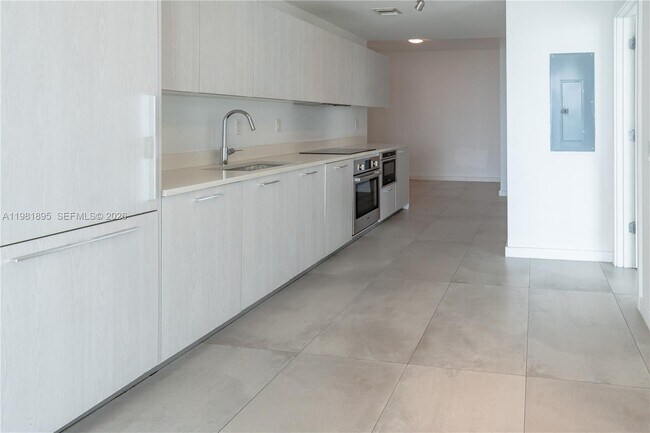 Building Photo - 501 NE 31st St