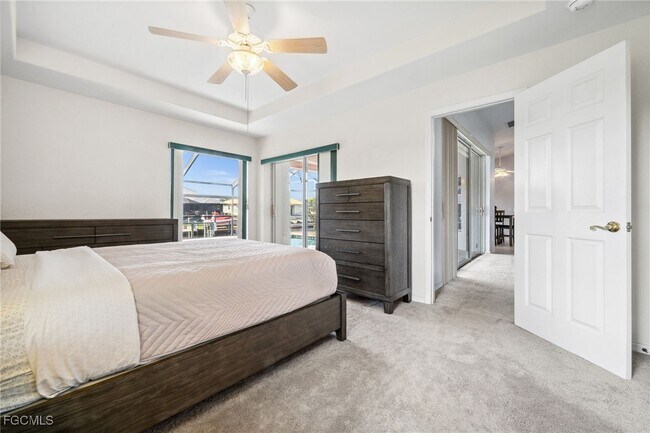 Building Photo - 210 SW 37th Terrace