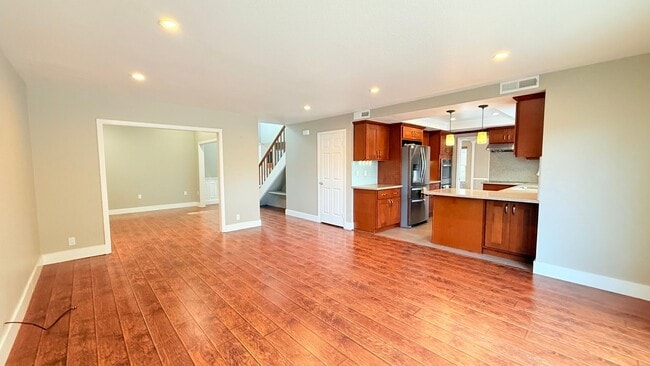 Building Photo - 151 Capetown Dr