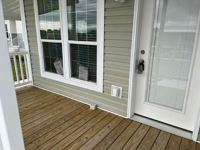 Building Photo - 3805 Vine Trl