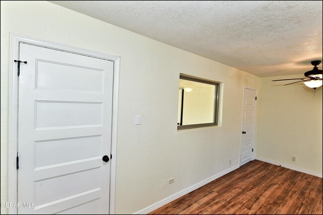 Building Photo - 10324 Newport Dr