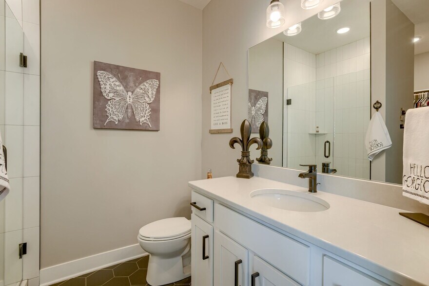 Primary Bath - 1903 S 7th St