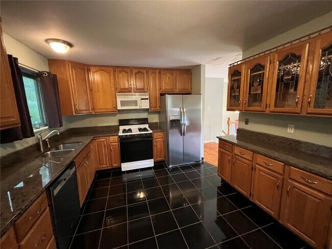 Building Photo - 1054 Woodland Trails Dr