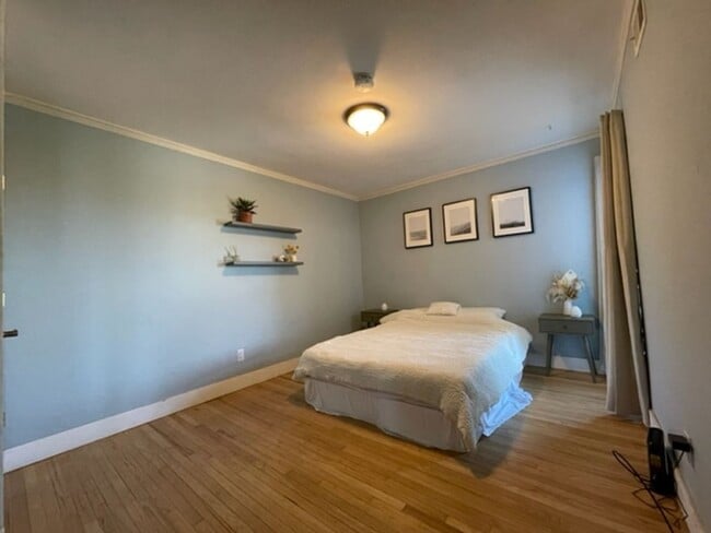 Building Photo - 3 Bed-2 Bath Single Story Home in the desired Windsor Hills neighborhood of La Mesa