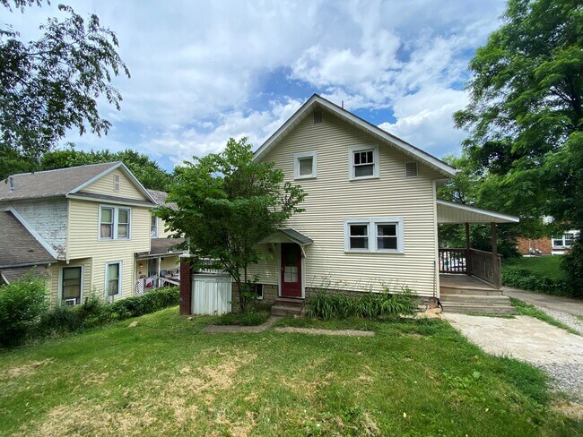 Building Photo - 1186 Greenwood Ave