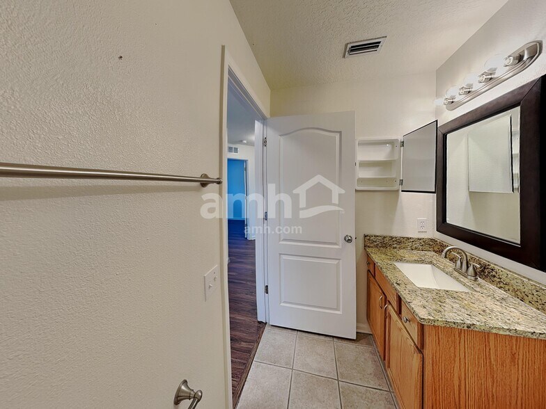 Building Photo - 13244 Early Run Ln