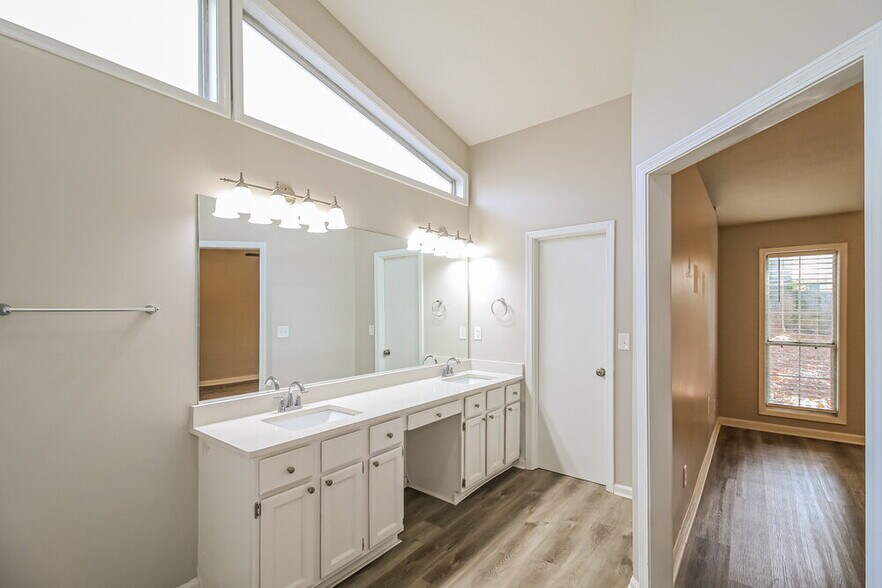 Building Photo - 1394 Luther Way