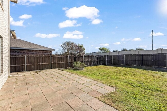 Building Photo - 1543 Englewood Dr
