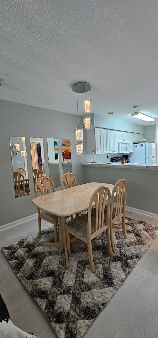 Building Photo - Beautiful 2 Bed / 2 Bath Furnished Condo A...