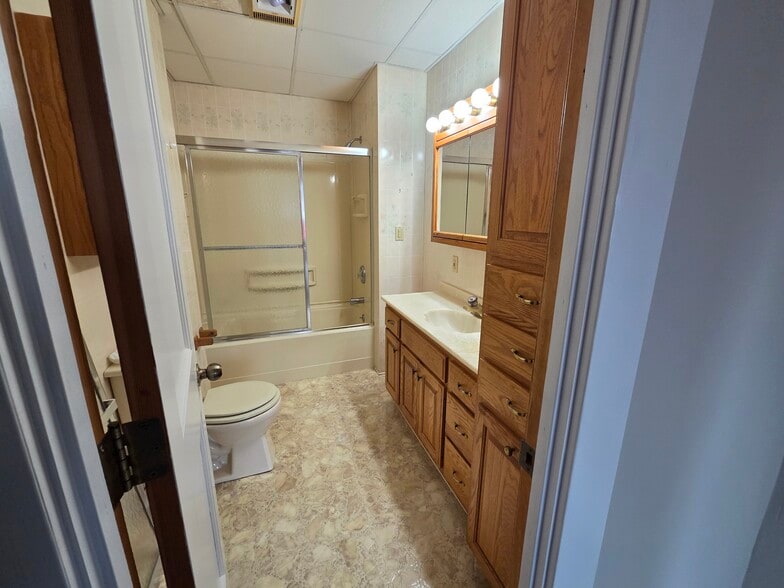 Bathroom - 709 Marshall St
