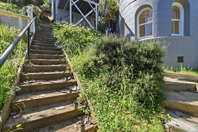 Building Photo - 172 Bella Vista Ave