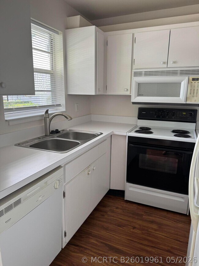 Building Photo - 2800 Indian River Blvd
