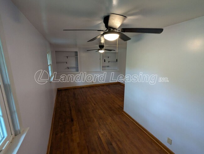 Building Photo - Spacious Split-Level Home in Columbia Stat...