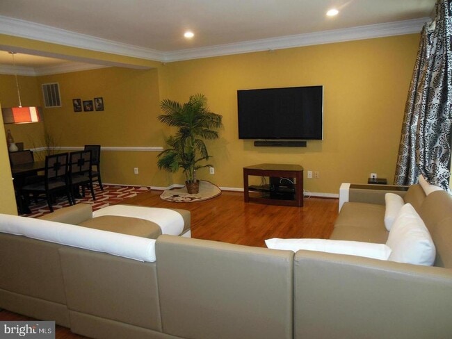 Building Photo - 25838 Norrington Square