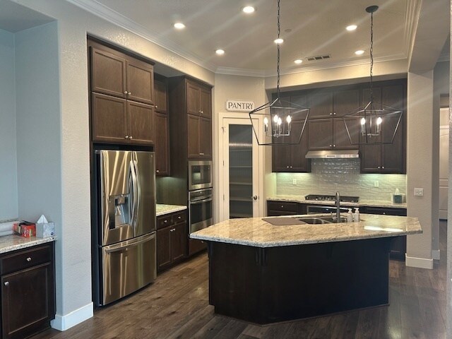 Building Photo - Gorgeous 3 Bedroom 2 Bathroom Manteca Home