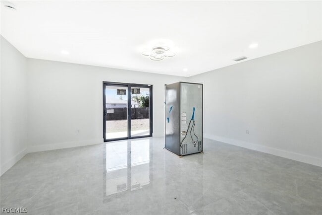 Building Photo - 3411 27th St SW