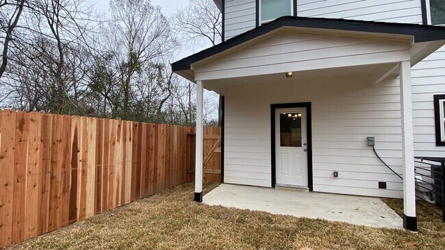 Building Photo - 5225 E Houston Rd
