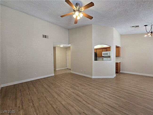 Building Photo - 761 Butternut Ct