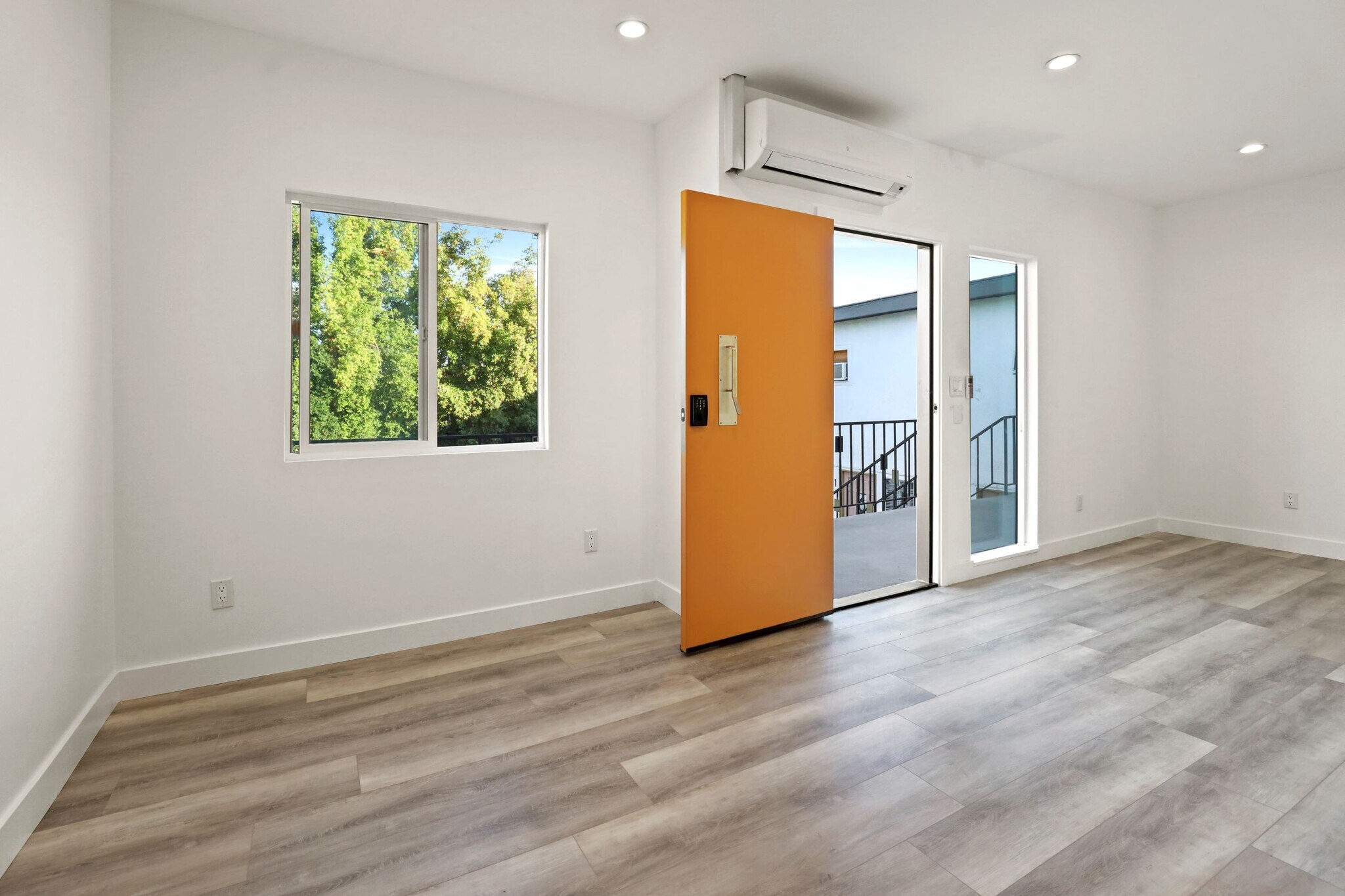 Building Photo - 2561 W Ave 30