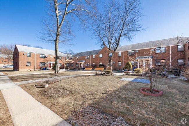 Building Photo - Clearview Gardens