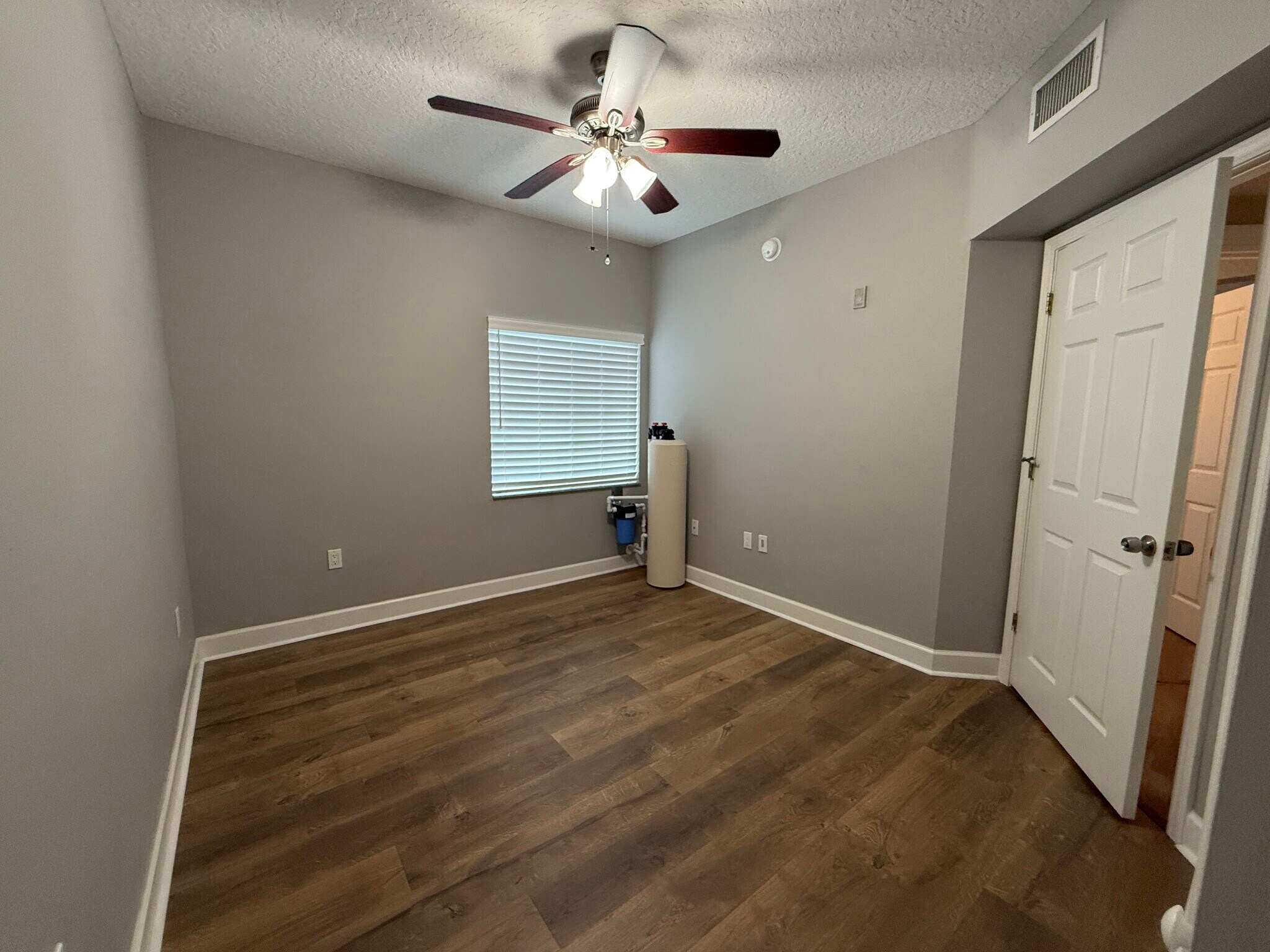 Building Photo - 6018 Portsdale Pl