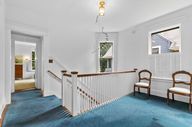 Building Photo - 266 Everit St