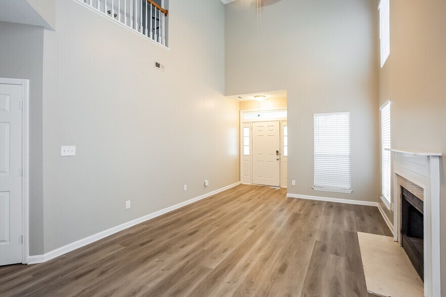 Building Photo - 9105 Eaker Ct