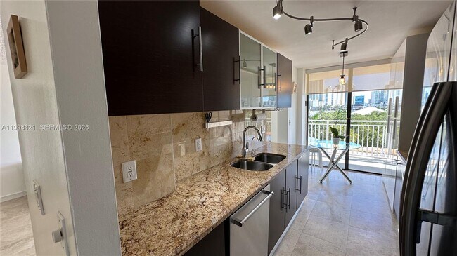 Building Photo - 210 174th St