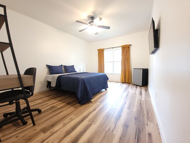 Building Photo - 10360 Cypress Trail Dr