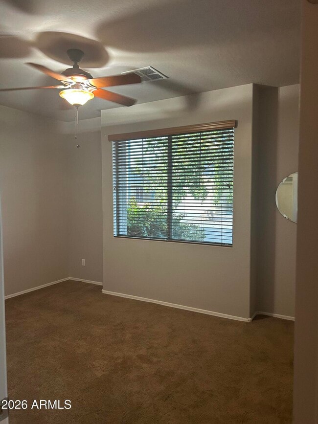 Building Photo - 2111 E Yellowstone Pl