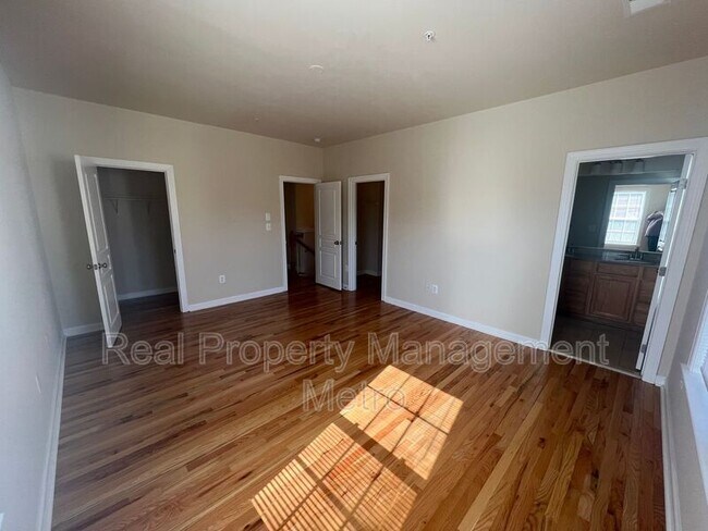 Building Photo - 10519 Old Ellicott Cir