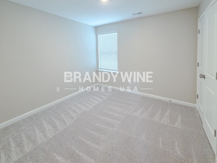 Building Photo - 628 Friesland Dr