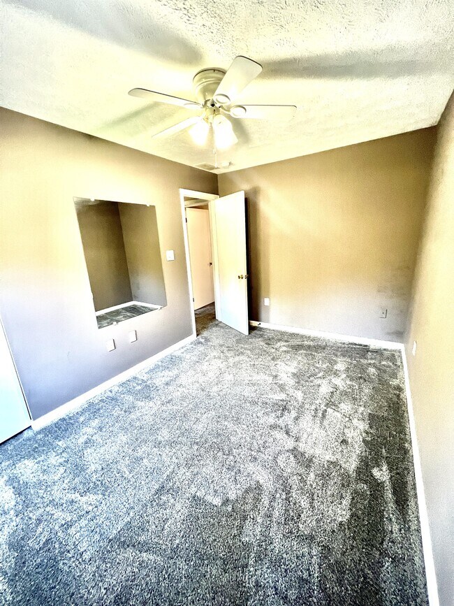 Building Photo - 3 Canyon Cove