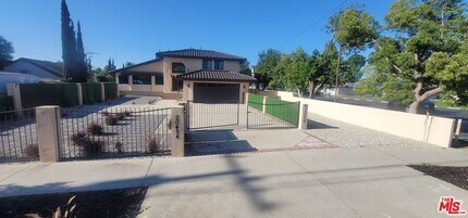 Building Photo - 20454 Strathern St