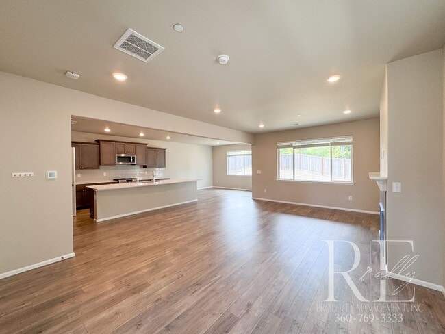 Building Photo - Luxury 4-Bedroom Home with Loft, 10' Ceilings, Gourmet Kitchen & Premium Upgrades