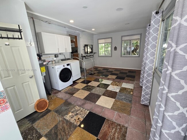 Building Photo - 3083 SW 17th St