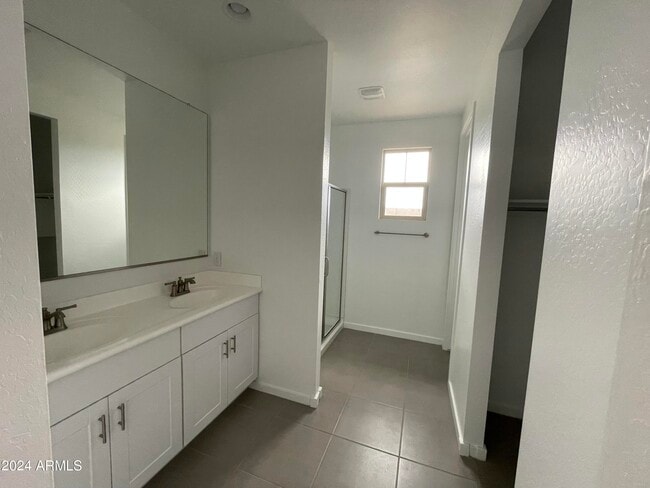 Building Photo - 4711 S 110th Ave