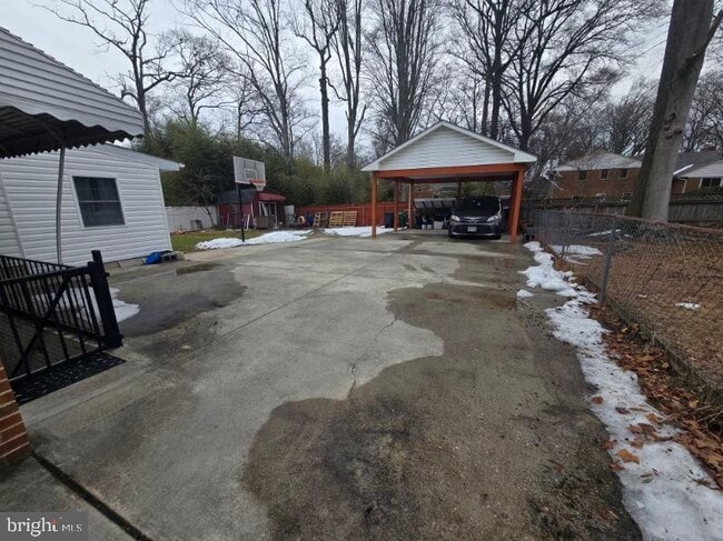 Building Photo - 7213 Adelphi Rd