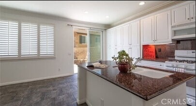 Building Photo - 28413 Casselman Ln