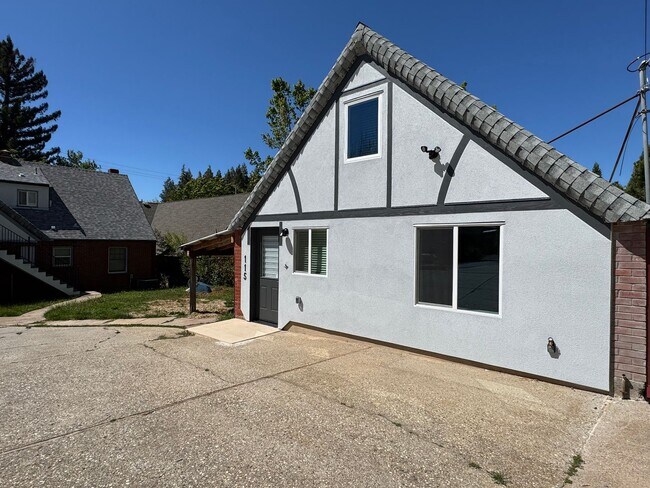 Building Photo - 112