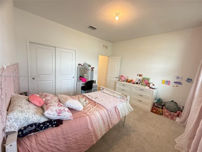 Building Photo - 10503 SW Orana Dr