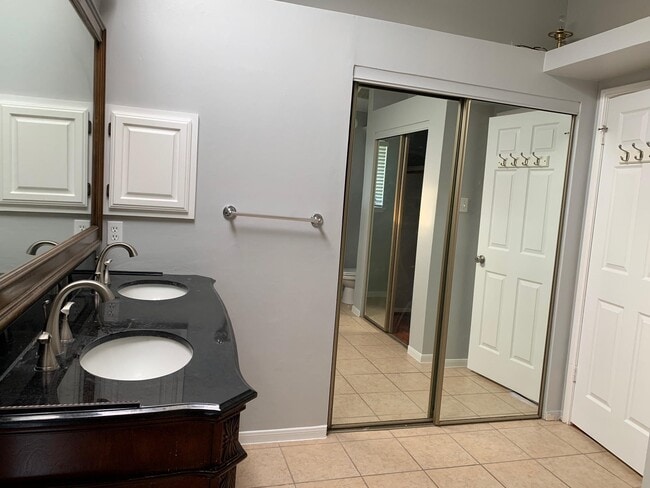 Building Photo - 3111 Lazy Brook Dr