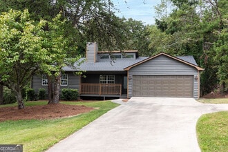 Building Photo - 2223 Papp Dr