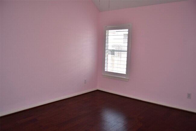 Building Photo - 18627 Summercliff Ln