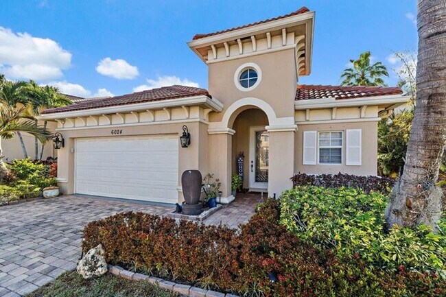 Building Photo - 6024 SE Crooked Oak Ave