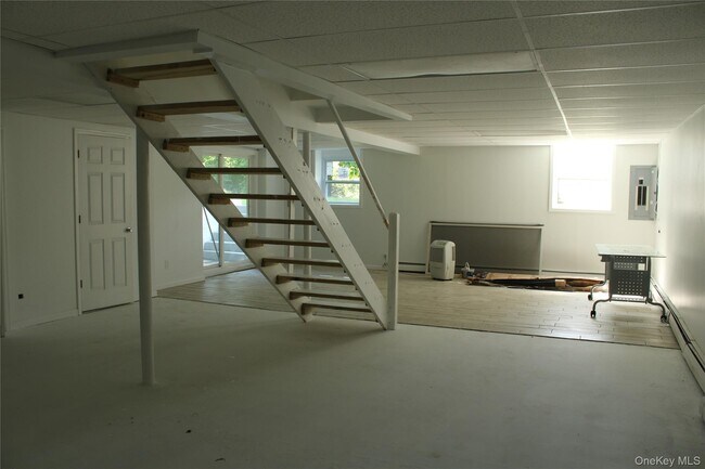 Building Photo - 8 Tanglewood Dr