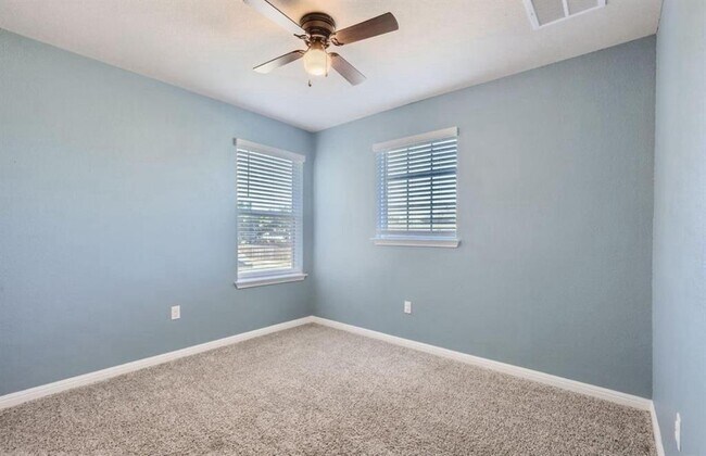 Building Photo - 324 Sandhill Piper St