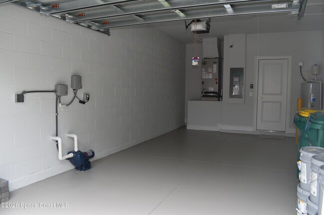 Building Photo - 406 Grove Ln