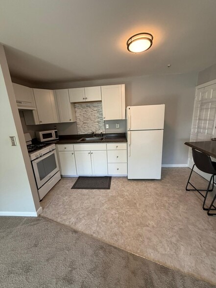 Kitchen - 11 Cross St